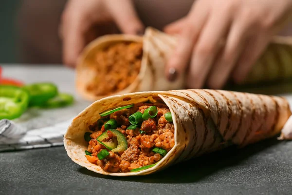 Burrito Saboroso Mesa Close — Fotografia de Stock