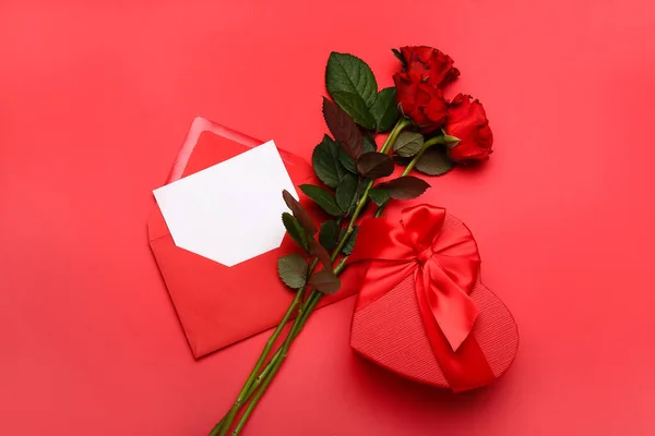 Gift Box Valentine Day Envelope Roses Red Background — Stock Photo, Image