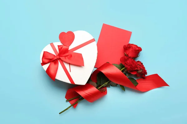 Gift Box Valentine Day Roses Blue Background — Zdjęcie stockowe