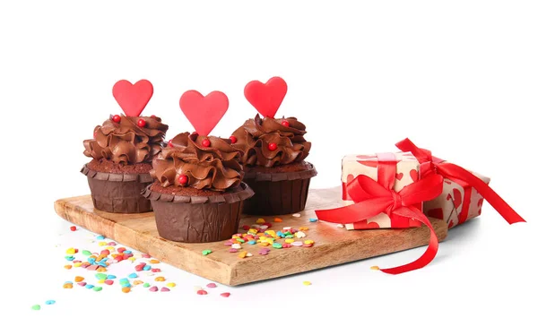 Board Tasty Chocolate Cupcakes Valentine Day White Background — Stock Photo, Image
