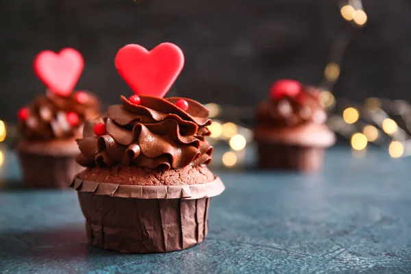 Tasty Chocolate Cupcake Valentine Day Table Closeup — Zdjęcie stockowe