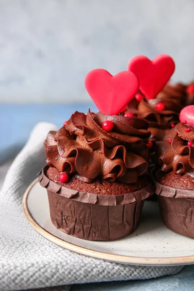 Plate Tasty Chocolate Cupcakes Valentine Day Table Closeup — 스톡 사진
