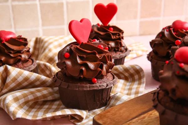 Tasty Chocolate Cupcakes Valentine Day Table Closeup — Stock Photo, Image