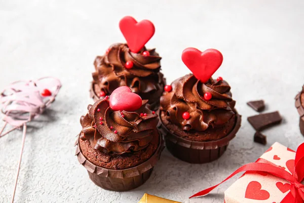 Tasty Chocolate Cupcakes Valentine Day Light Background Closeup — Stock Photo, Image