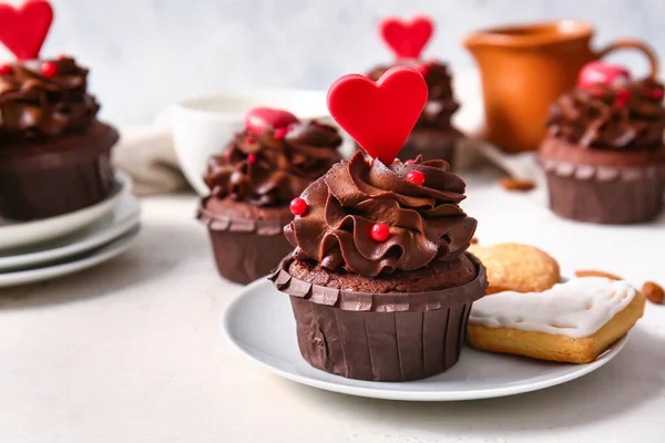 Tasty Chocolate Cupcakes Valentine Day Light Background Closeup — Stockfoto