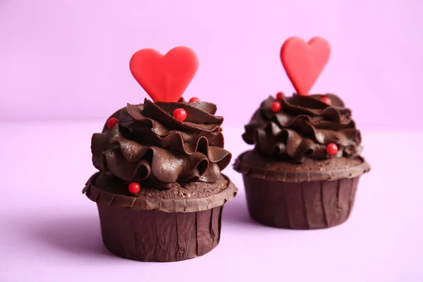 Tasty Chocolate Cupcakes Valentine Day Purple Background Closeup — Zdjęcie stockowe