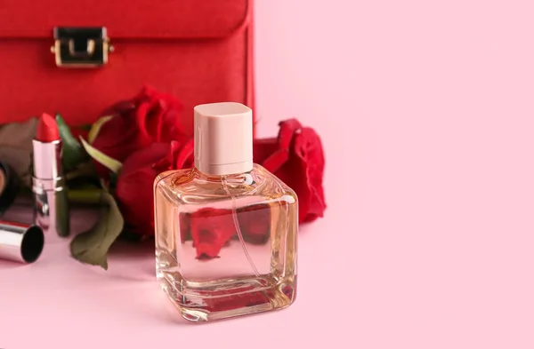 Perfume Valentine Day Pink Background Closeup — Fotografia de Stock