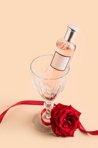 Perfume Glass Rose Valentine Day Beige Background — Fotografia de Stock