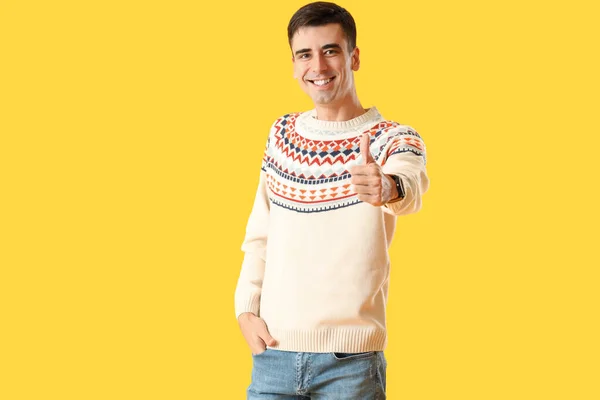 Handsome Young Man Warm Sweater Showing Thumb Color Background —  Fotos de Stock