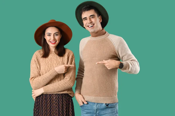 Happy Young Couple Warm Sweaters Color Background — Stock Photo, Image