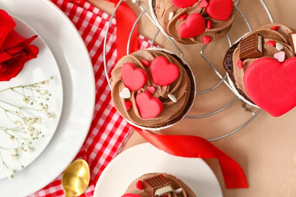 Grid Tasty Chocolate Cupcake Valentine Day Beige Background — 스톡 사진