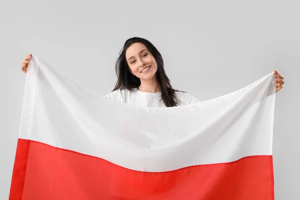 Όμορφη Νεαρή Γυναίκα Σημαία Της Πολωνίας Στο Φως Φόντο — Φωτογραφία Αρχείου