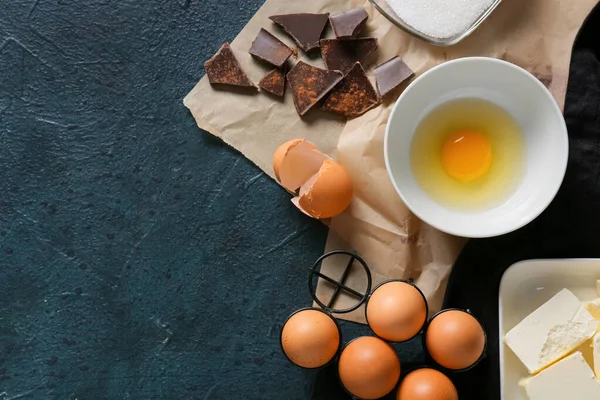 Bowl Fresh Egg Ingredients Preparing Chocolate Brownie Black Background — Stock Photo, Image