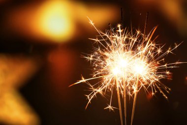 Bulanık ışıklara karşı güzel maytaplar