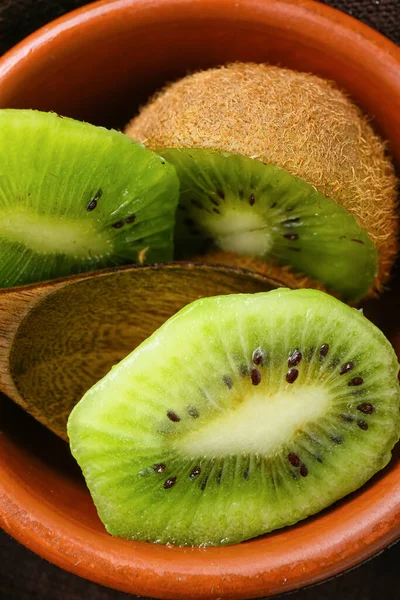 Bowl Fresh Cut Kiwi Table Closeup — Stock Photo, Image