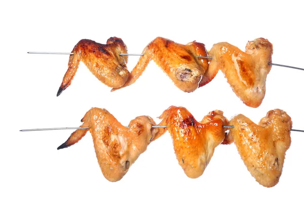白地に鶏の羽串焼き — ストック写真