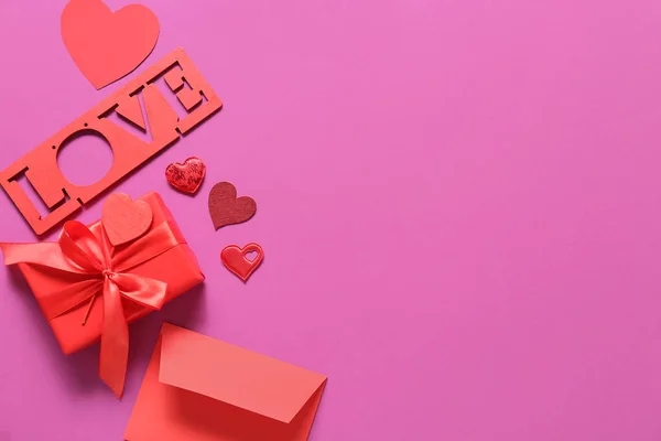 Composição Com Caixa Presente Envelope Palavra Amor Fundo Cor Celebração — Fotografia de Stock