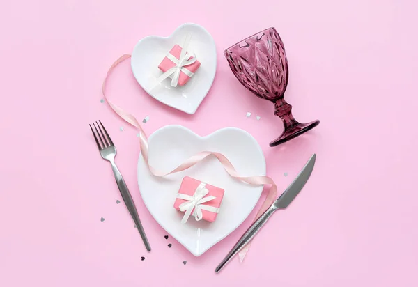 Beautiful Table Setting Gifts Valentine Day Pink Background — Stock Photo, Image