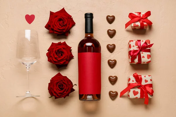 Composition Bottle Wine Roses Chocolate Candies Gifts Valentine Day Color — Stock Photo, Image