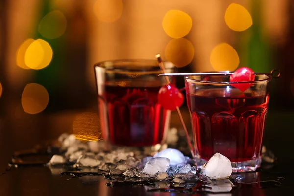 Verres Savoureux Cocktail Manhattan Sur Table Bar — Photo