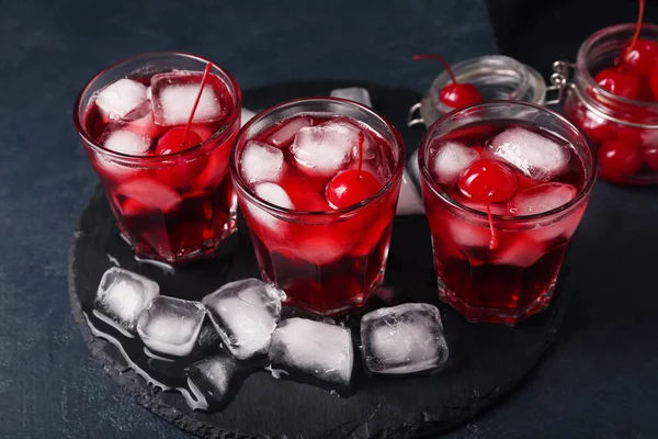 Glasses Tasty Manhattan Cocktail Black Background — Stock Photo, Image