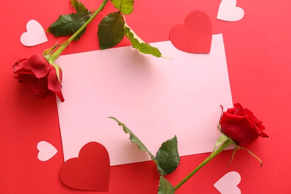 Composizione Con Carta Bianca Fiori Rosa Cuori Carta Primo Piano — Foto Stock