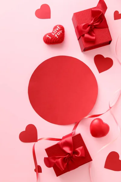 Композиция Пустыми Карточками Подарками День Святого Валентина Розовом Фоне — стоковое фото