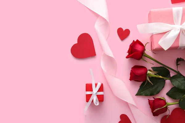 Composizione Con Regali San Valentino Fiori Rosa Sfondo Rosa — Foto Stock