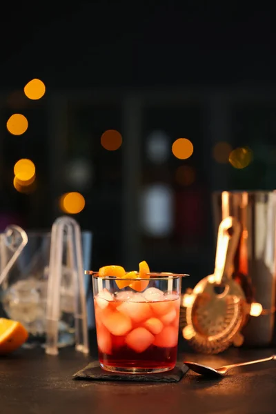 Glass Tasty Negroni Cocktail Table Blurred Background — Stock Photo, Image