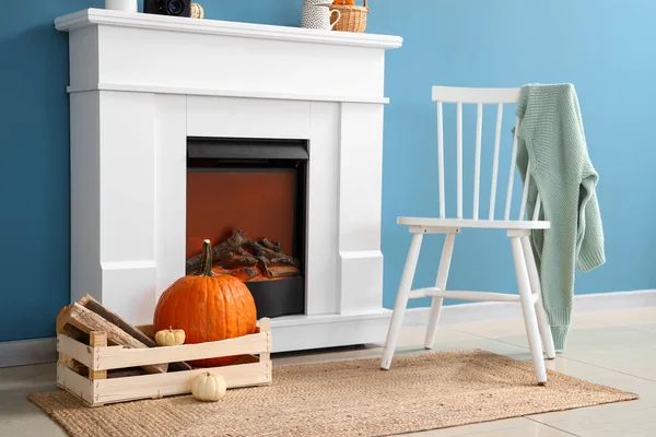 Stylish Fireplace Autumn Decor Blue Wall Room — Stock Photo, Image