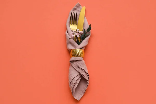 Stylish Cutlery Flowers Color Background — Stock Photo, Image