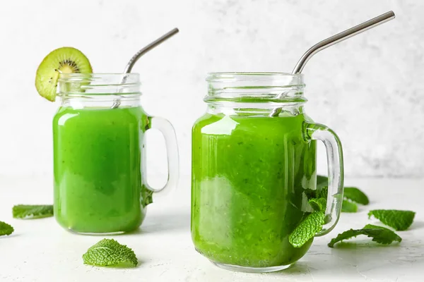 Mason Jars Healthy Green Juice Light Background — Stock Photo, Image