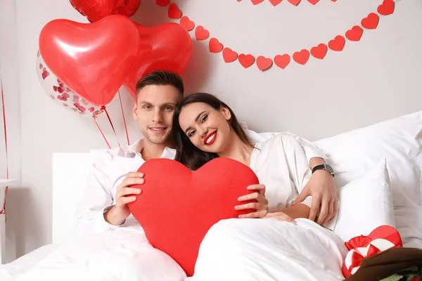Beautiful Young Couple Celebrating Valentine Day Home — Stock Photo, Image
