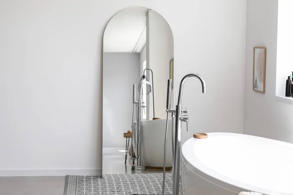 Stylish Interior Light Bathroom Big Mirror — Stock Photo, Image