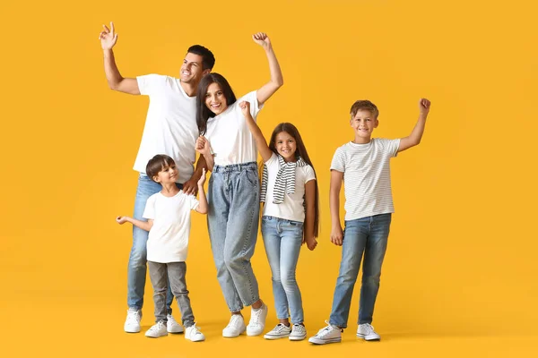 Happy Dancing Family Color Background — Stock Photo, Image