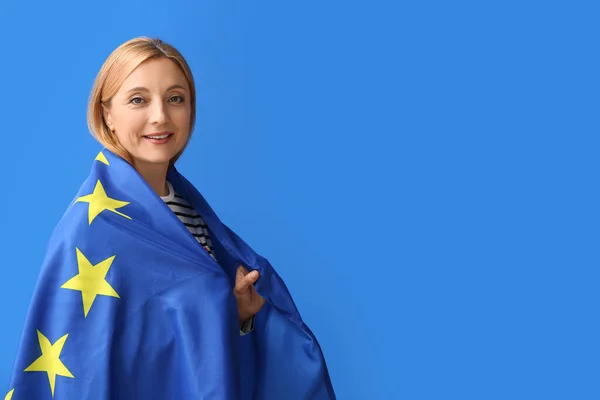 Gammal Kvinna Med Flagga Europeiska Unionen Färg Bakgrund — Stockfoto