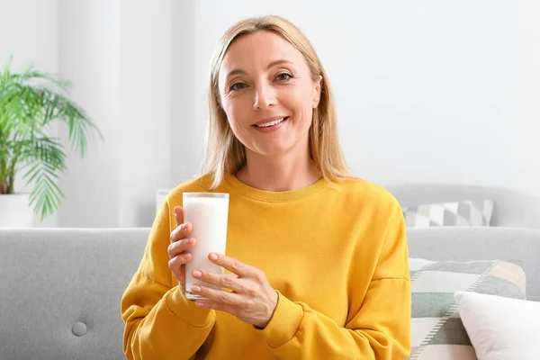 Mature Woman Glass Milk Home — Stock Photo, Image