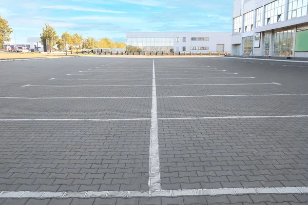 Empty Parking Lot Supermarket — Stock Photo, Image