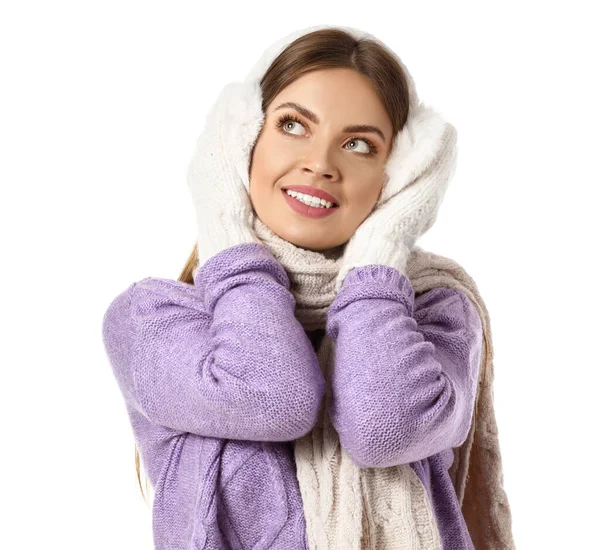 Красивая Молодая Женщина Теплой Зимней Одежде Белом Фоне — стоковое фото