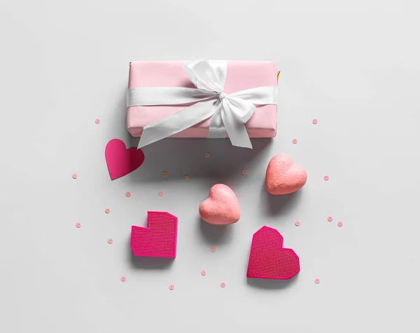 Подарок День Святого Валентина Сердца Светлом Фоне — стоковое фото