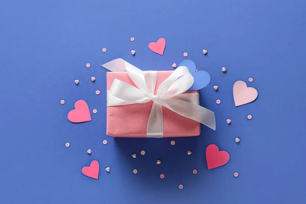 Cadeau Voor Valentijnsdag Harten Blauwe Achtergrond — Stockfoto