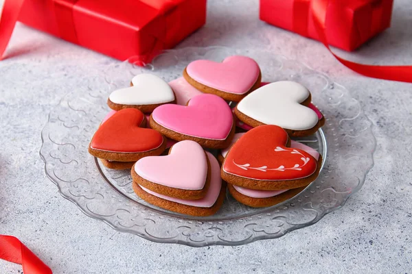 Plate Tasty Heart Shaped Cookies Light Background — Stock Photo, Image