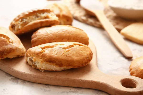 Wooden Board Tasty Sochniki Cottage Cheese Table Closeup — Stock Photo, Image