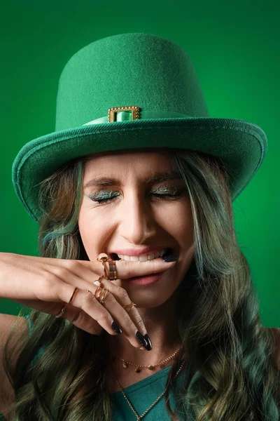 Stylish Young Woman Dressed Patrick Day Party Golden Jewelry Green — Stock Photo, Image