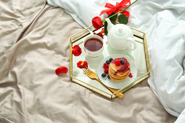 Tray Tasty Breakfast Rose Flower Valentine Day Bed — Stock Photo, Image