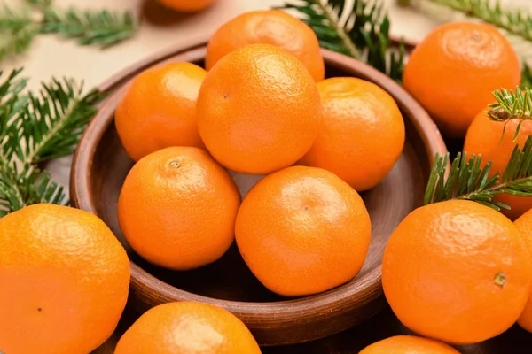 Assiettes Avec Savoureuses Mandarines Sur Table Gros Plan — Photo