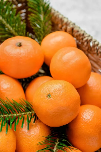 Boîte Avec Savoureuses Mandarines Sur Table Gros Plan — Photo