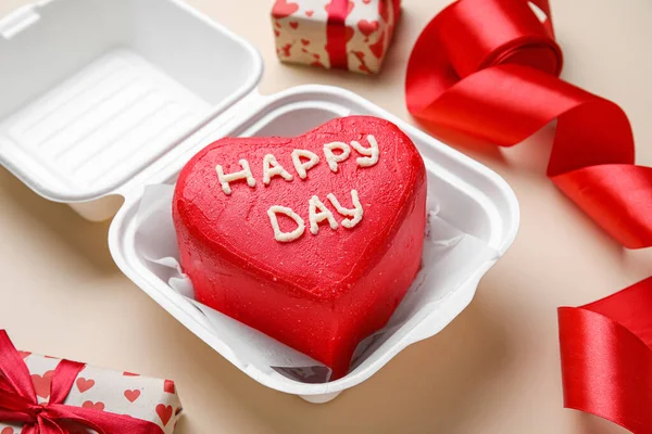 Boîte Lunch Plastique Avec Délicieux Gâteau Bento Pour Saint Valentin — Photo