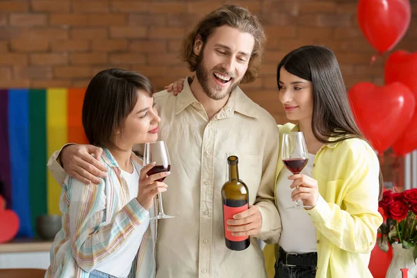 Man Two Beautiful Women Drinking Wine Home Concept Polyamory — Stock Photo, Image