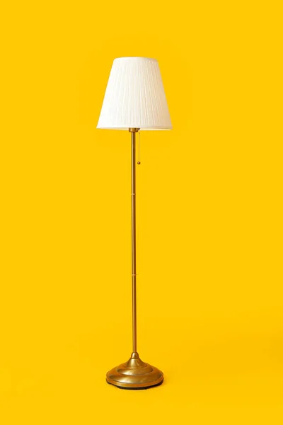 Lâmpada Tocha Elegante Fundo Amarelo — Fotografia de Stock